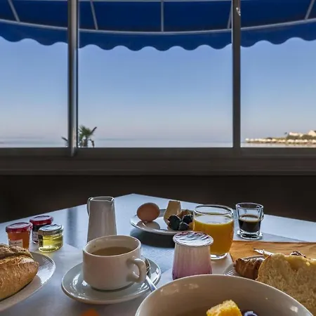 Cerise - Le Grand De La Hotel Royan