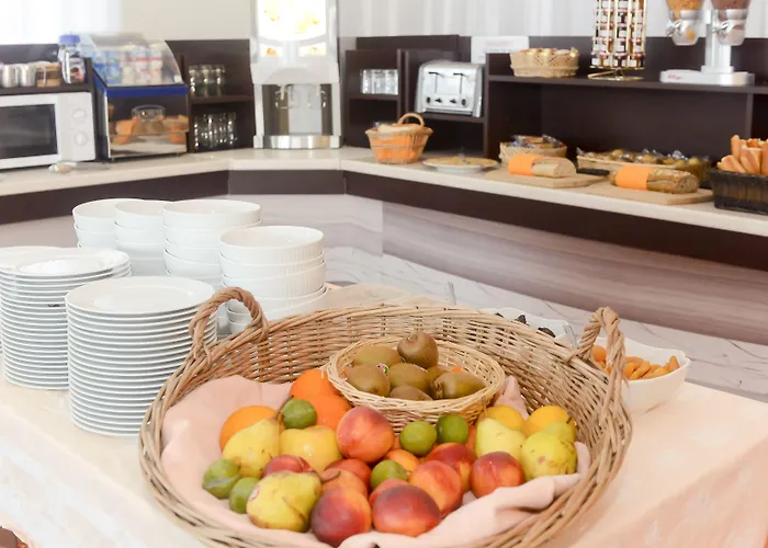 Cerise - Le Grand De La Отель Руайян