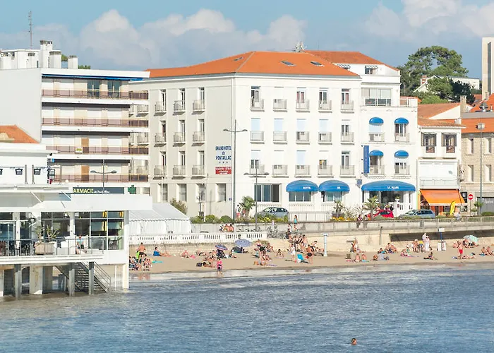 Отель Cerise - Le Grand De La Руайян