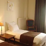 Hotel Cerise - Le Grand De La