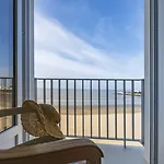 Cerise - Le Grand De La Hotel Royan