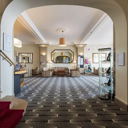 Cerise - Le Grand De La 3*