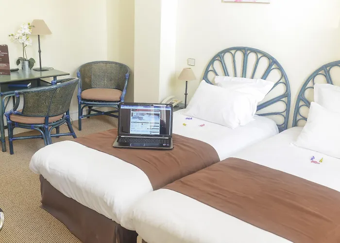 Cerise - Le Grand De La Hotel Royan